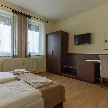 Toelgyfa Vendeghaz בית הארחה 4*